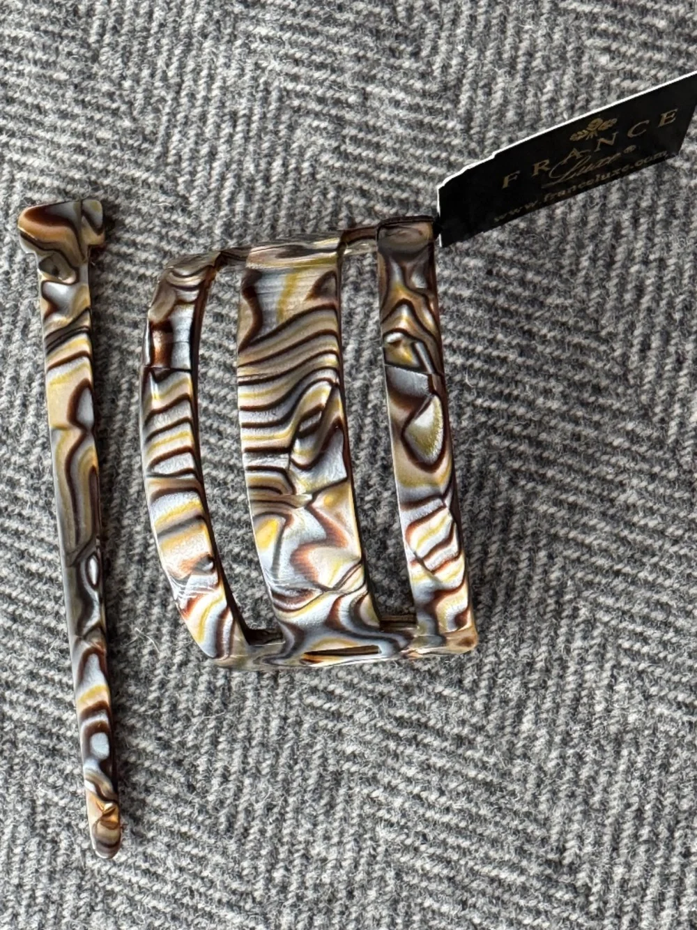 NWT, FRANCE LUXE, CUT OUT SLIDE HAIR ACCESSORY IN ONYX PATTERN